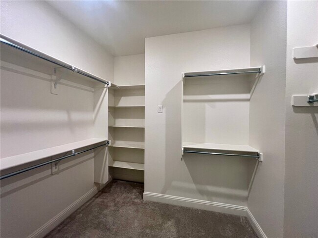 Building Photo - 3006 S 14th Pl