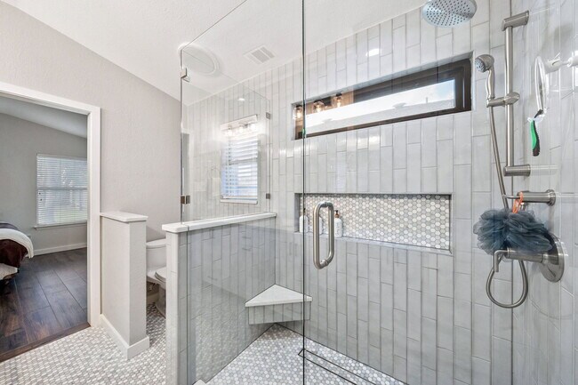 Building Photo - 8809 Corran Ferry Dr