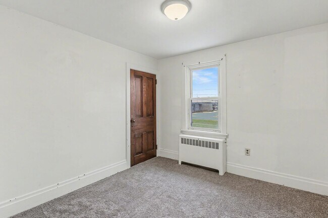 Building Photo - 218-222 S Sporting Hill Rd