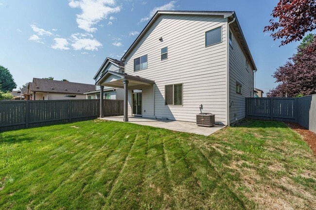Building Photo - $500 Move In Special  3 Bedroom 2.5 Bath -...