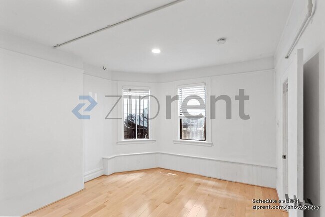 Building Photo - 39a Cook St