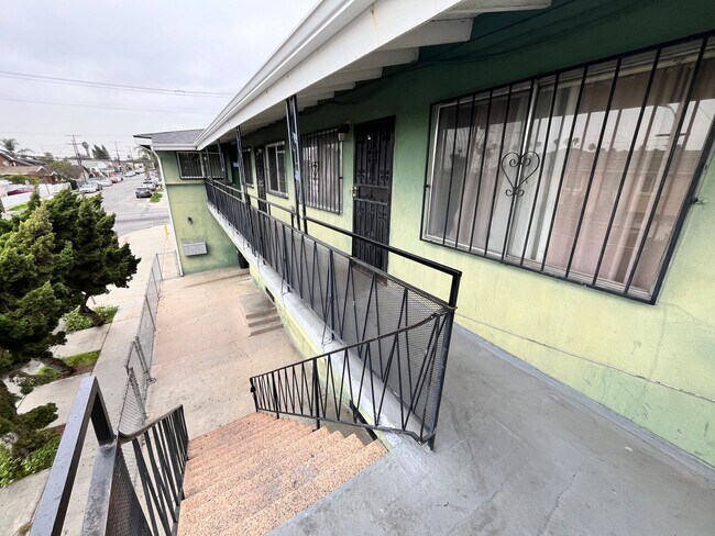 Building Photo - 730 S Ditman Ave