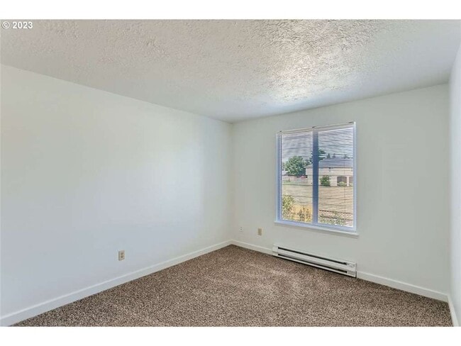 Building Photo - 3adlj01