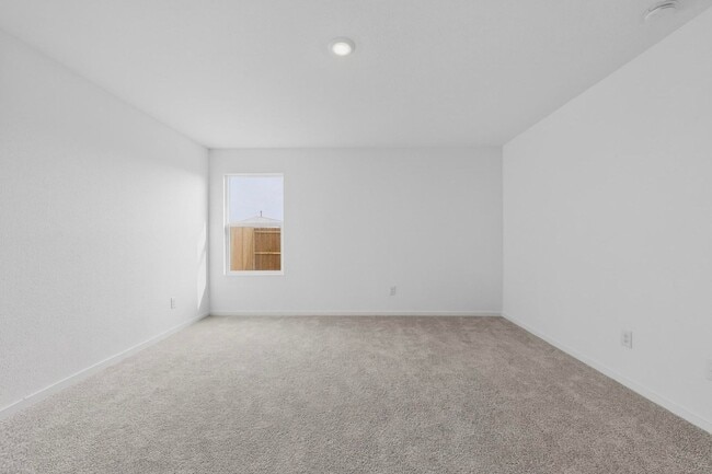 Building Photo - 3 Bedroom, 2 Bath Single-Story Lennar Home in Eastland Community