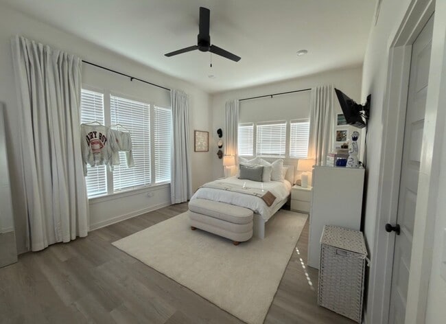 Building Photo - NEW CONSTRUCTION! NOW LEASING FOR AUGUST 2026!