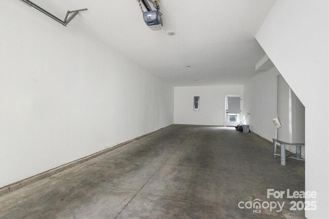 Building Photo - 1212 Minter Pl