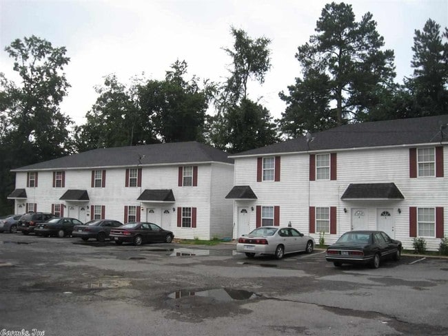Building Photo - Majestic Townhomes