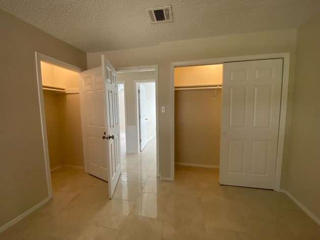 Building Photo - 4702 Jade St