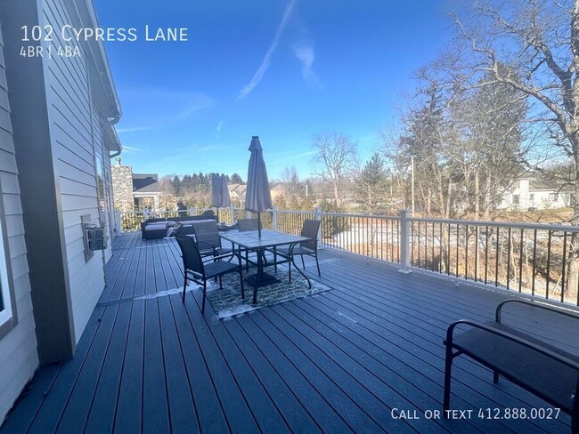 Building Photo - 102 Cypress Ln