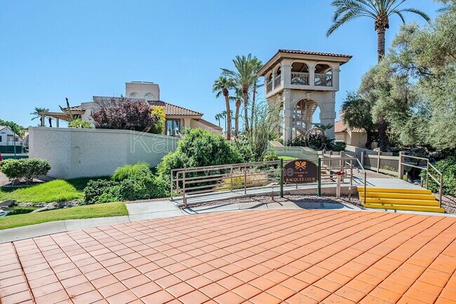 Building Photo - 9708 E Vía Linda