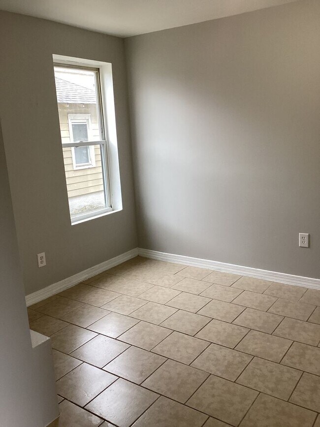 Building Photo - Move-In Ready | Two-Bedroom Apartment in Lakewood