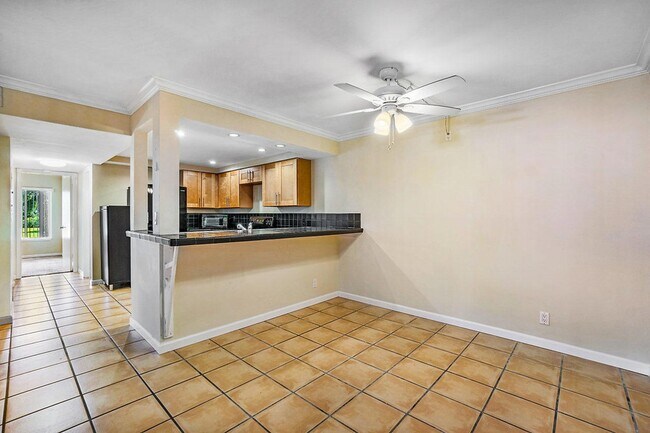 Building Photo - 6559 Chasewood Dr