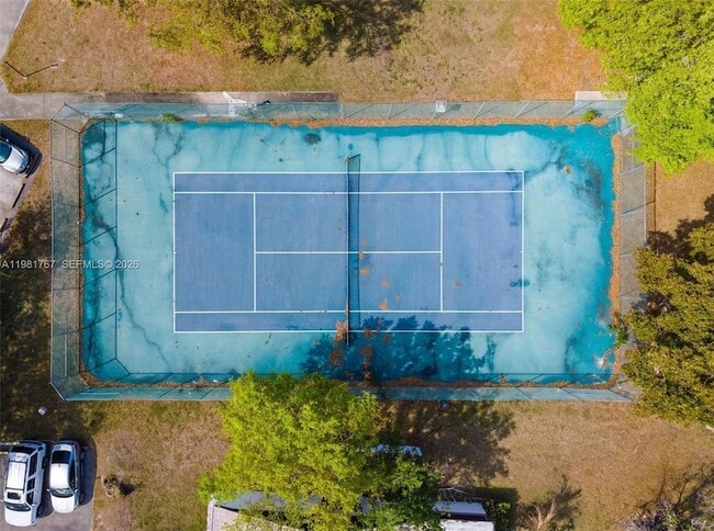 Building Photo - 9315 Wedgewood Dr