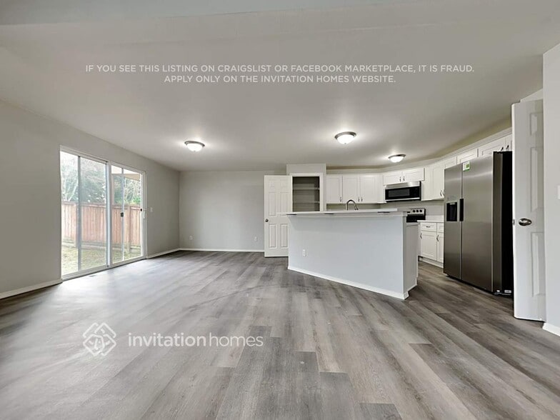 Building Photo - 2526 Hidden Springs Loop SE