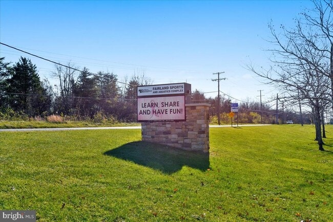 Building Photo - 2867 Shepperton Terrace