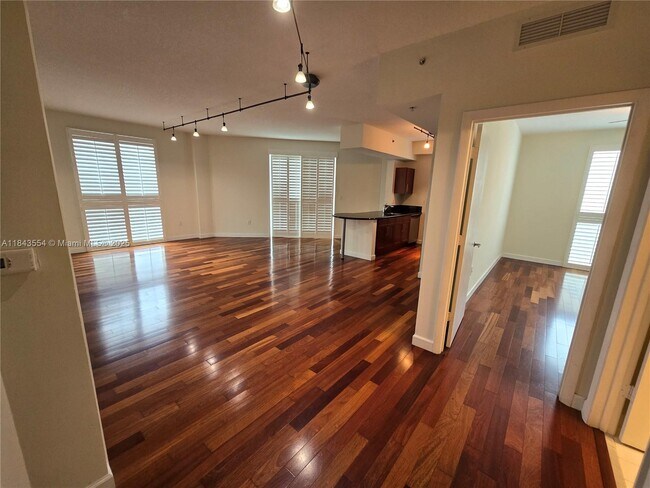 Primary Photo - 7275 SW 89th St