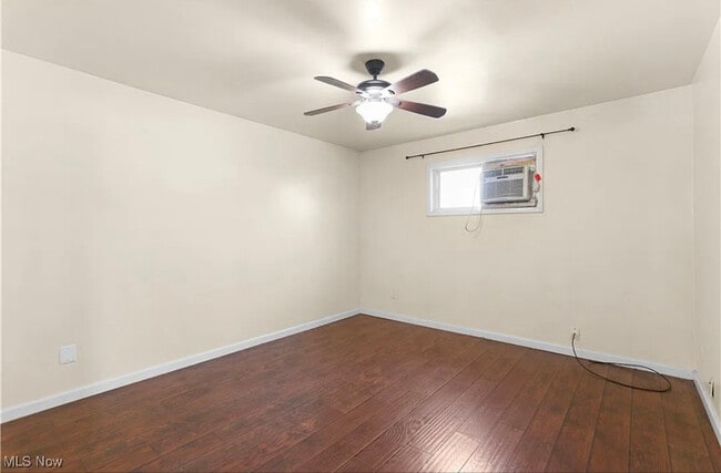 Building Photo - 3836 W 117th St
