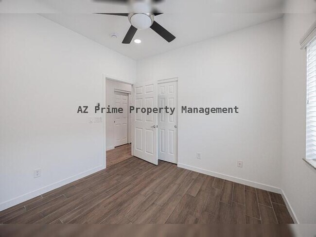 Building Photo - 7111 S 21st Dr