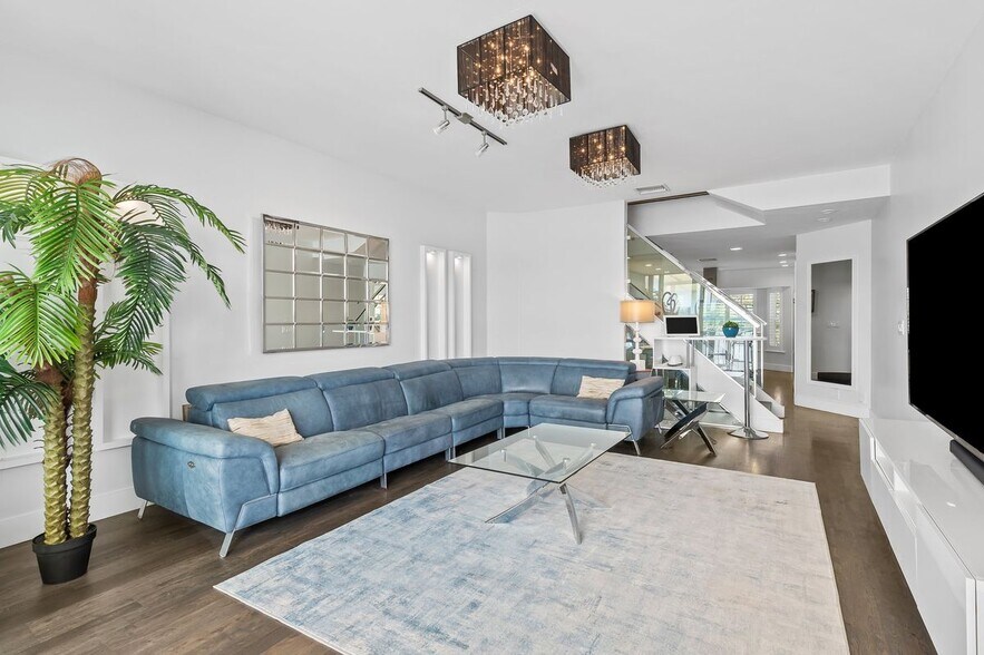 Building Photo - 4030 N Ocean Dr