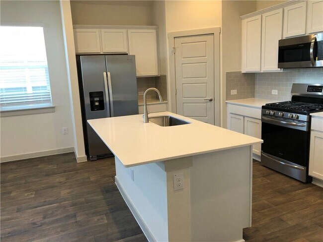 Building Photo - 4700 Canongate Dr
