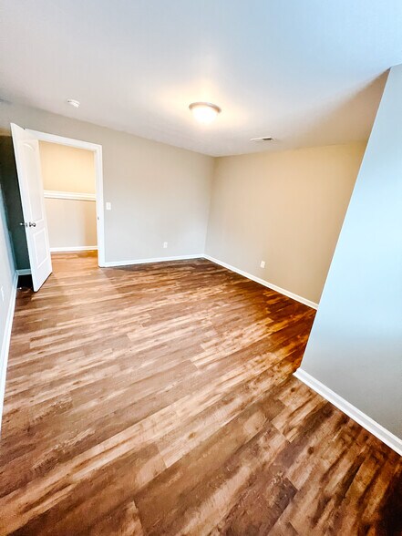 Bedroom 1 - 801 Poplar Ave