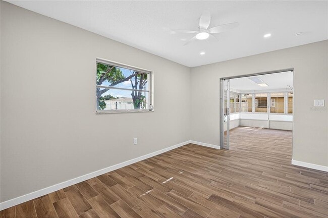 Building Photo - 430 Sunnyside Dr
