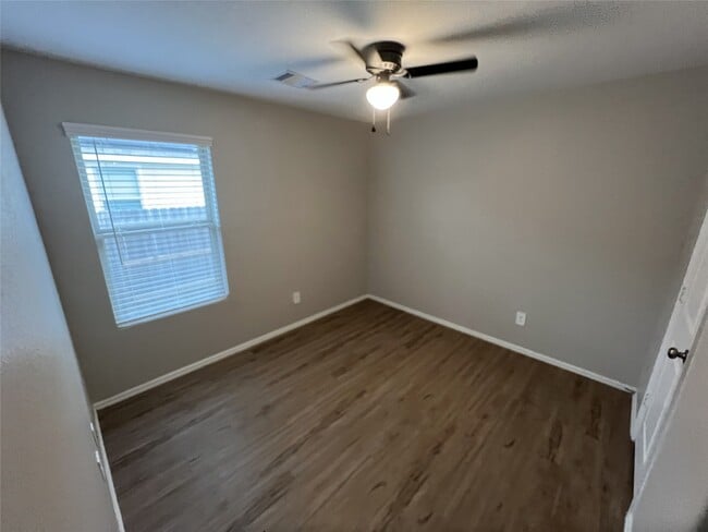 Building Photo - 132 Pine Bend Ct