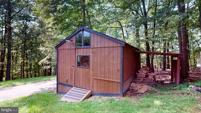 Building Photo - 104 Laurel Ln