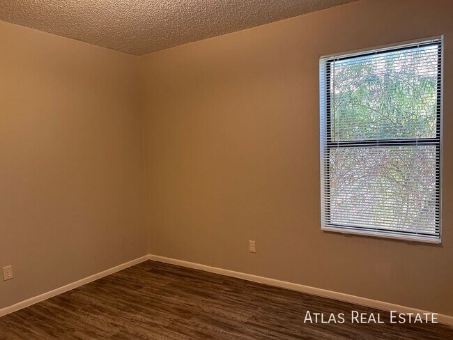 Building Photo - 3060 E Cicero St