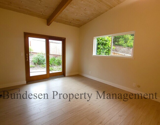 Building Photo - Serene and tranquil living