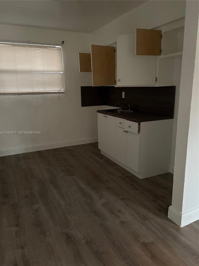 Building Photo - 6507 NW 6th Ave