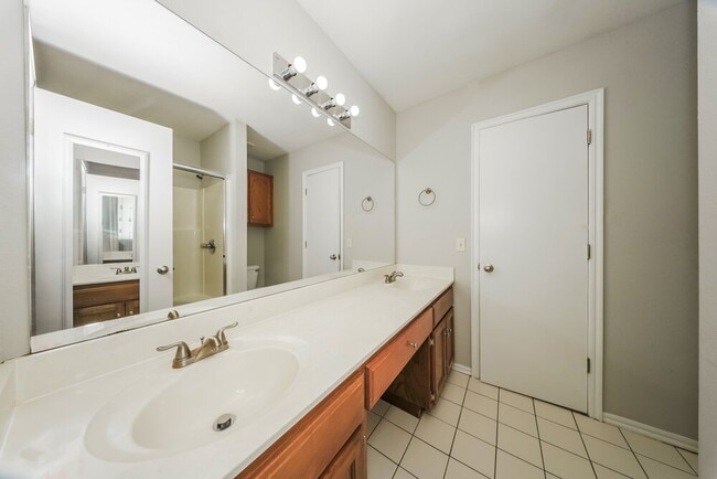 Building Photo - 1306 SW 22nd St