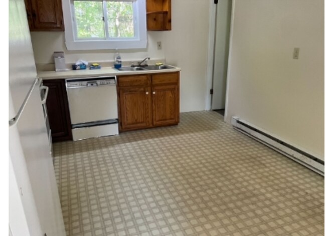 Building Photo - 27 Damon Ct