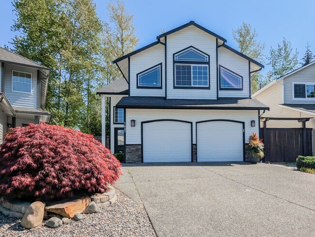 Primary Photo - Spotless & move in ready 4 bed/2.5 bth hom...