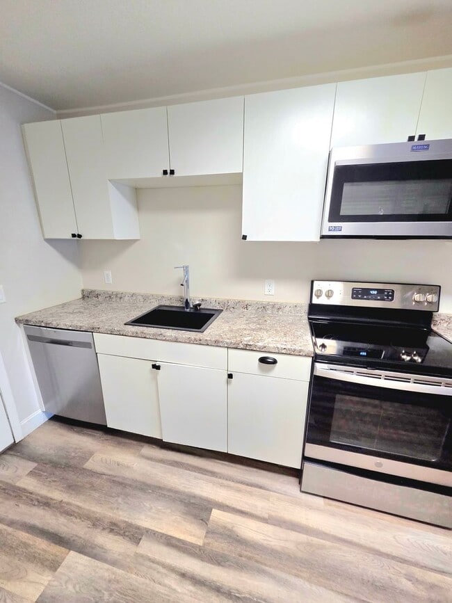 Building Photo - Location, Location!! 3 bedroom condo available now in Altamonte Springs