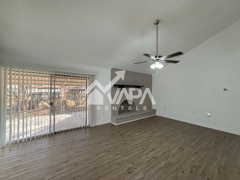 Building Photo - 12411 Gran Vista St