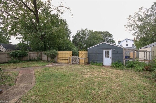 Building Photo - 146 Florida Ave