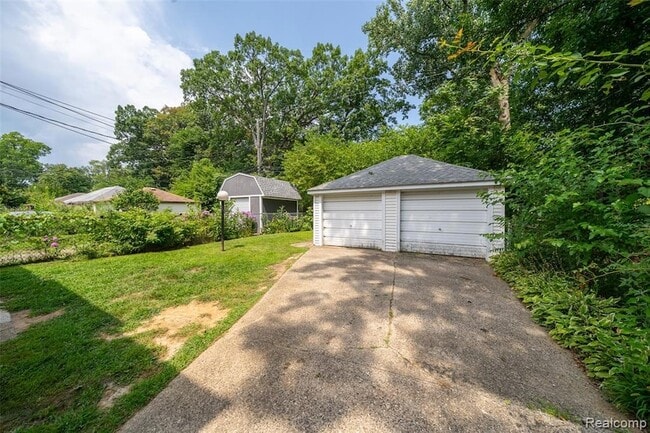 Building Photo - 242 W Webster St