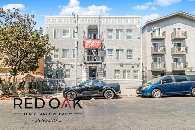 Building Photo - 921 S Bonnie Brae St