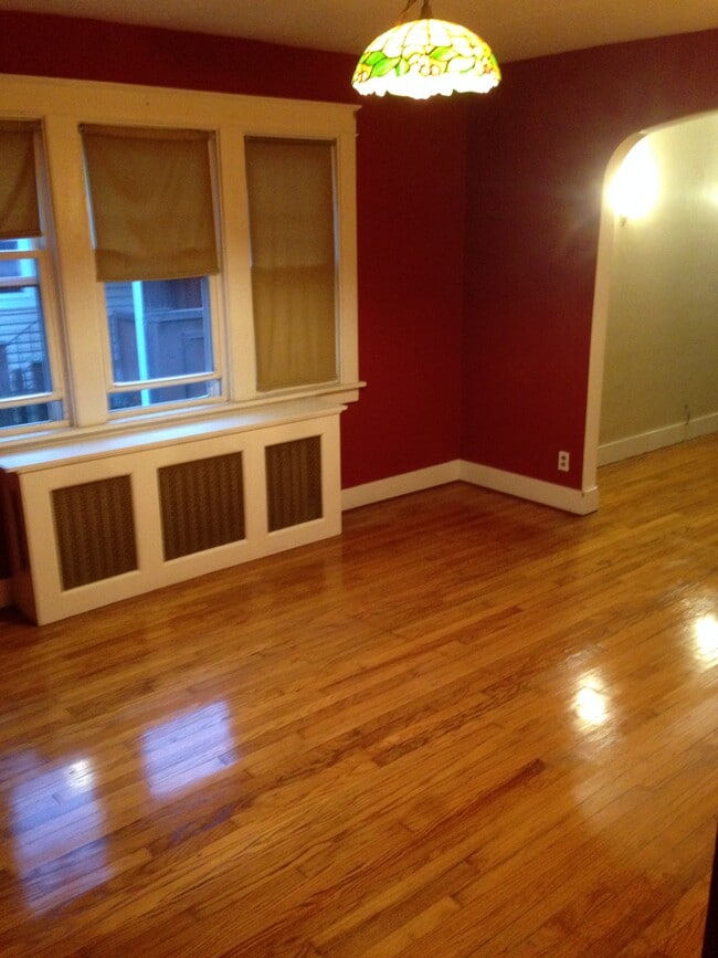 Building Photo - 433 Partridge St