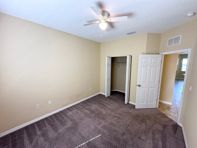 Building Photo - 6 Prince Eric Ln