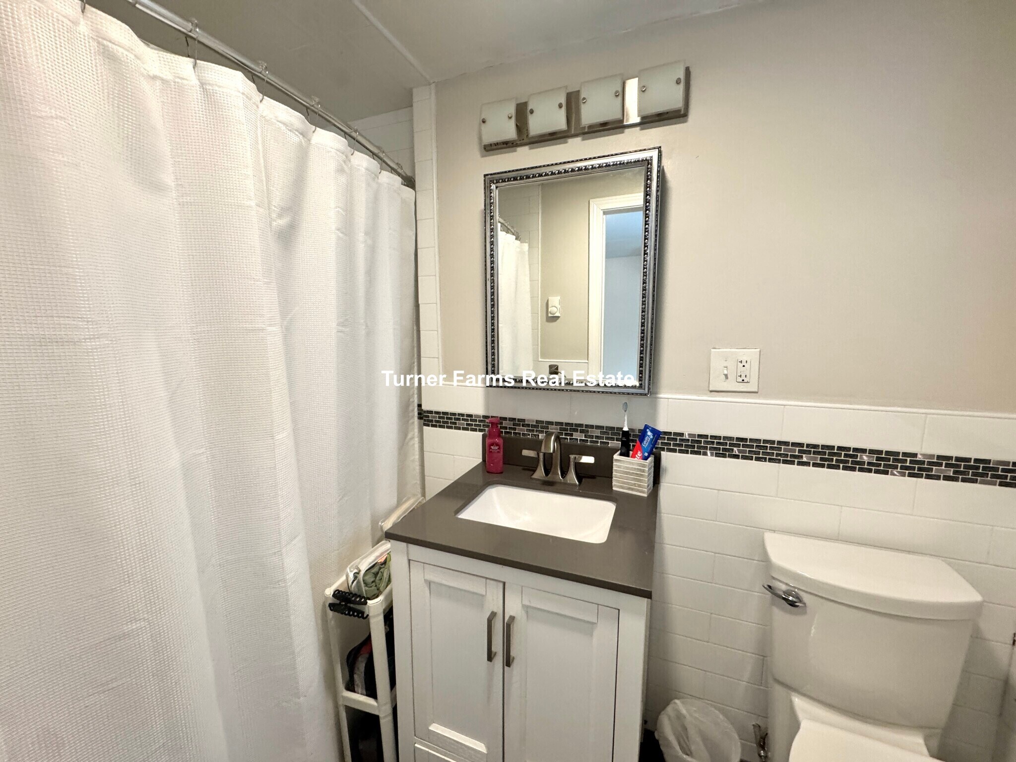 Building Photo - 91 Hudson St