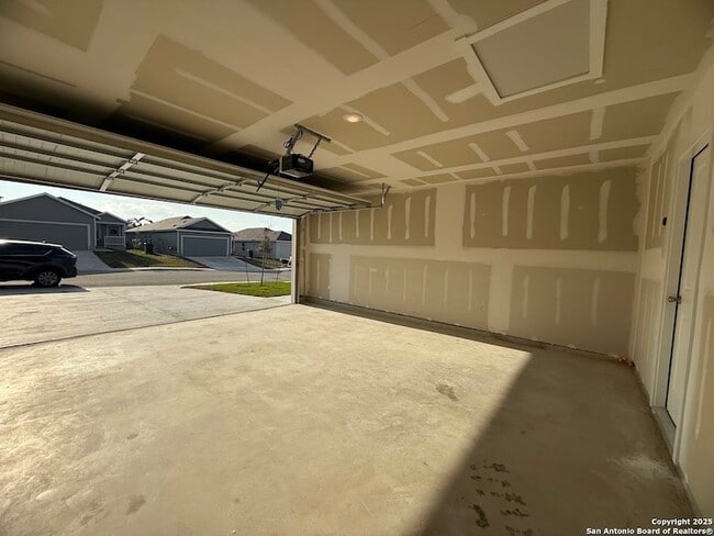 Building Photo - 252 Ottawa Wy