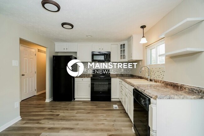Building Photo - 4 Bedroom Pet-Friendly Home in Indianapoli...