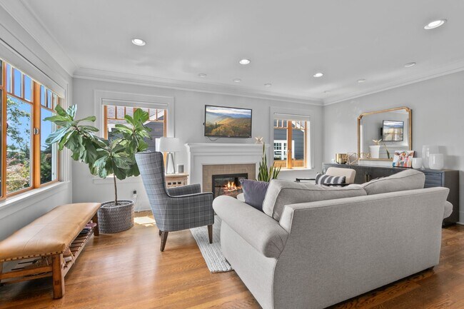 Building Photo - 3bd/1.75ba Seattle Home