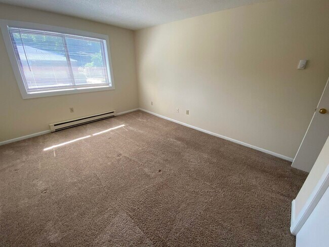 Building Photo - 95 Powers St