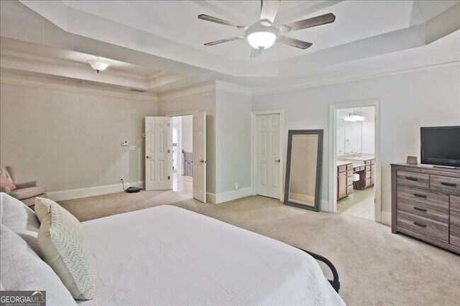 Building Photo - 6245 Spalding Dr