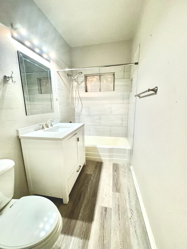 Building Photo - 2514 47th St