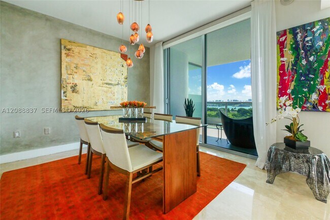 Building Photo - 900 Biscayne Blvd