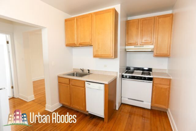 Building Photo - 4411 N Kenneth Ave